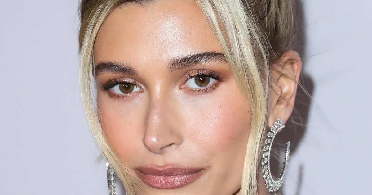 Hailey Bieber appeared in a restaurant with Kylie Jenner for the first time since giving birth